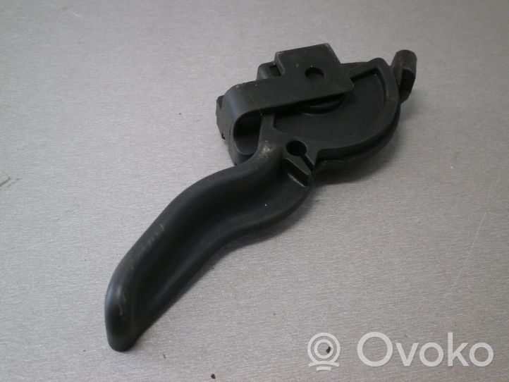 Opel Meriva A Engine bonnet (hood) release handle 13128233