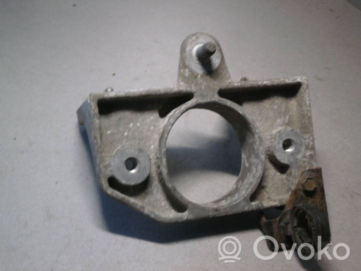 Opel Vivaro Gearbox mounting bracket 8200219372A