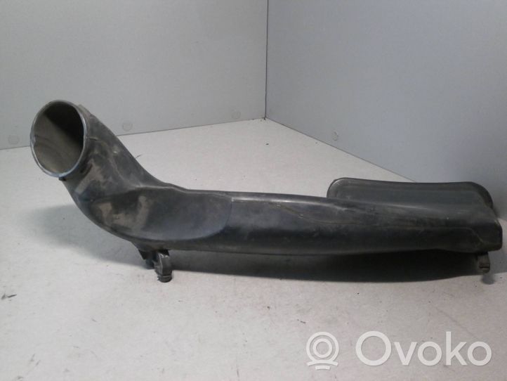 Opel Astra H Część rury dolotu powietrza 55351756