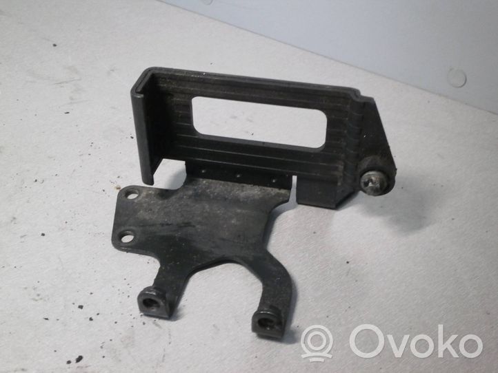 Mercedes-Benz ML W163 Supporto di montaggio della pompa del servosterzo 