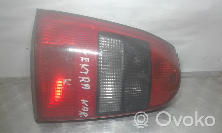 Opel Vectra B Feux arrière / postérieurs 09153153