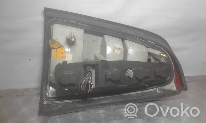 Opel Vectra B Feux arrière / postérieurs 09153153