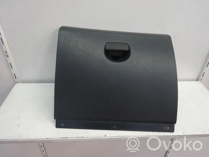 Dacia Sandero Glove box 