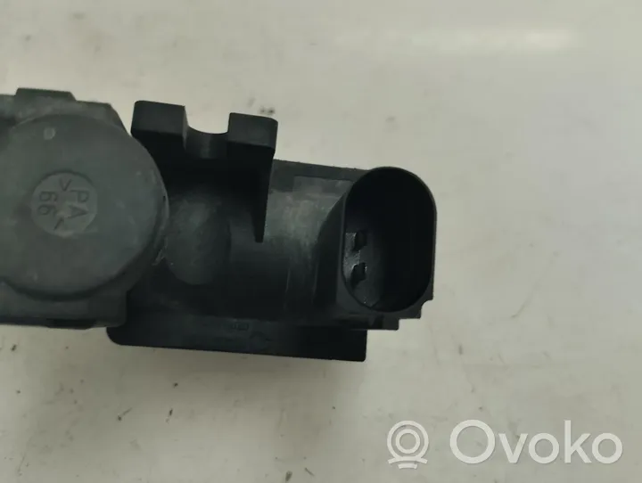 Audi A4 S4 B7 8E 8H Vacuum valve 