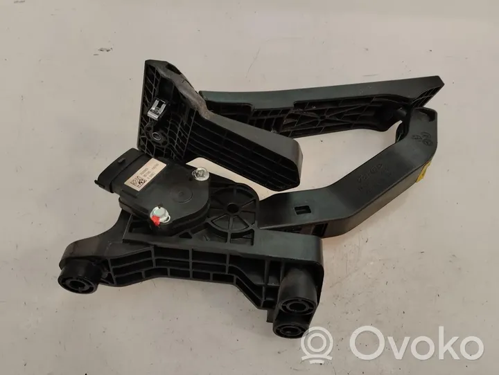 KIA Carens III Accelerator throttle pedal 35190-4A700