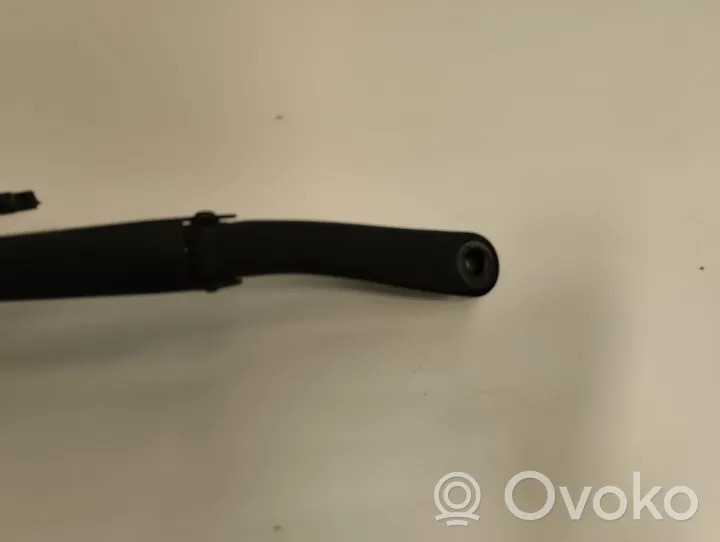 Dacia Duster Front wiper blade arm 