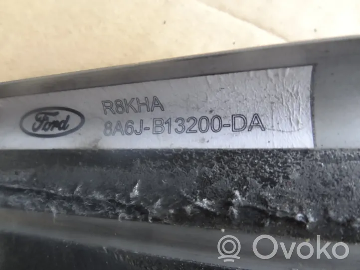 Ford Fiesta Etuoven kynnyksen suojalista 