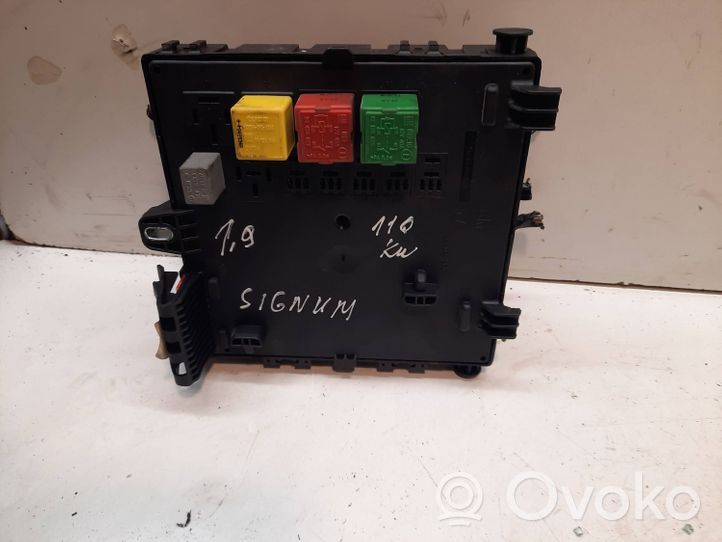 Opel Signum Module de fusibles 13170890