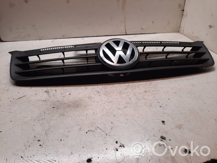 Volkswagen Polo Etupuskurin ylempi jäähdytinsäleikkö 600853651