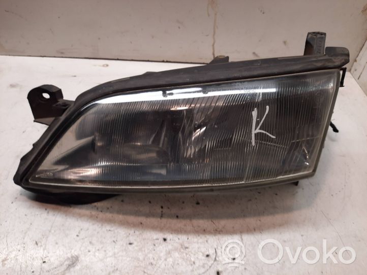Opel Vectra B Phare frontale 88201726