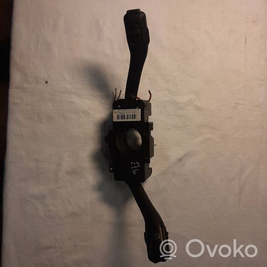 Audi A6 S6 C5 4B Pyyhkimen/suuntavilkun vipukytkin 8L0953513H