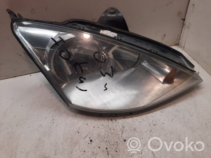 Ford Focus Lampa przednia 