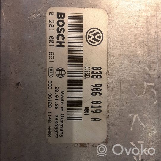 Volkswagen PASSAT B5 Sterownik / Moduł ECU 038906019A