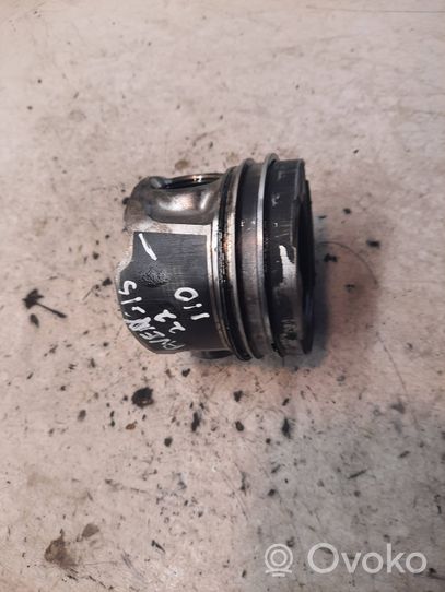 Toyota Avensis T250 Piston W051