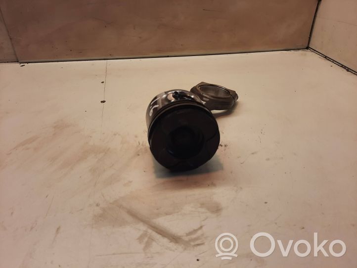 Peugeot 307 Piston avec bielle ,75L93