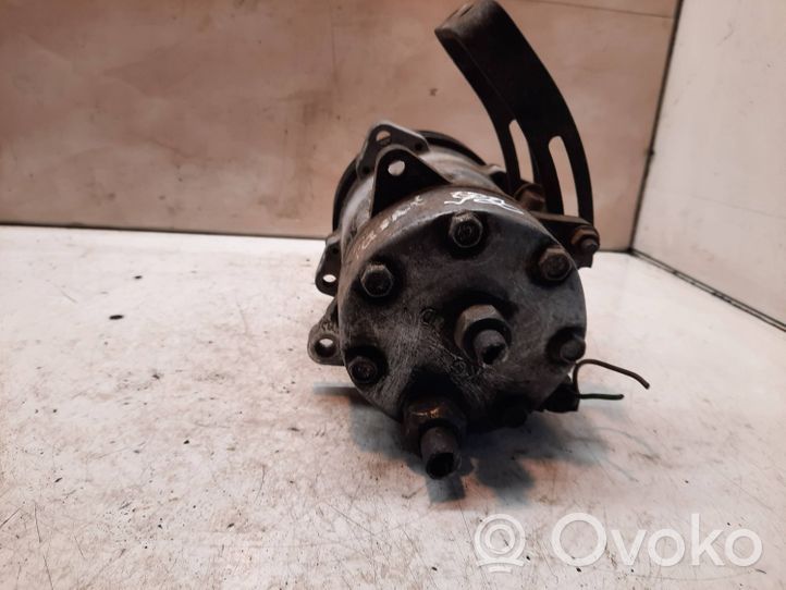 Volkswagen PASSAT B3 Compressore aria condizionata (A/C) (pompa) 357820803c