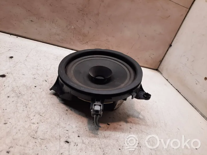 Volvo V70 Takaoven kaiutin 4913480233