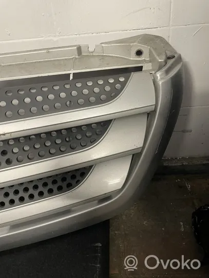 Mercedes-Benz Sprinter W906 Maskownica / Grill / Atrapa górna chłodnicy A9068880523