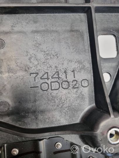 Toyota Yaris Cross Boîte de batterie 744110D020