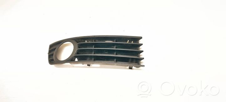 Audi A4 S4 B6 8E 8H Grille antibrouillard avant 8E0807682A