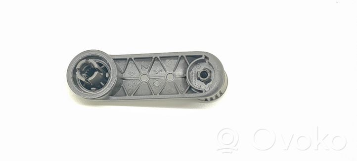 Renault Scenic I Galinio lango atidarymo rankenėlė 7700811387