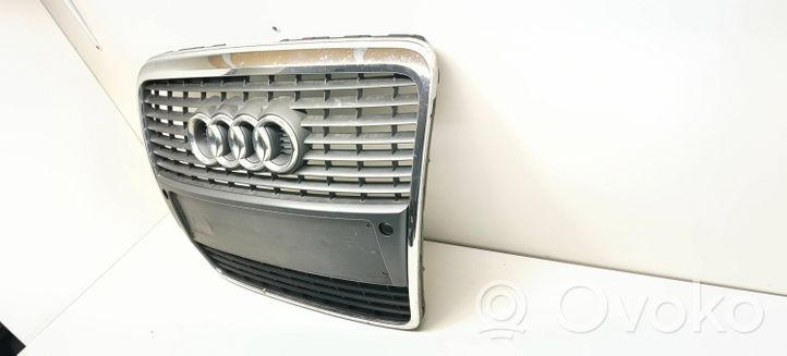 Audi A6 S6 C6 4F Maskownica / Grill / Atrapa górna chłodnicy 4F0853651