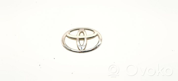 Toyota Avensis T270 Manufacturers badge/model letters 