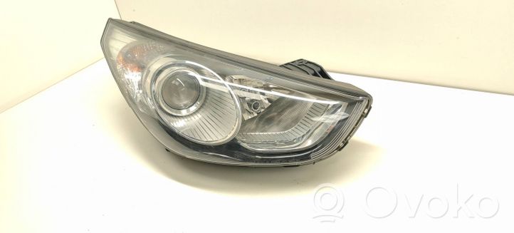 Hyundai ix35 Lampa przednia 921022Y
