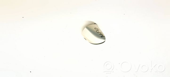 Volkswagen PASSAT B6 Front door handle cover 