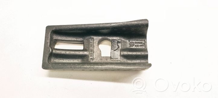 Volkswagen PASSAT CC Absorber zderzaka tylnego 3C8807252F