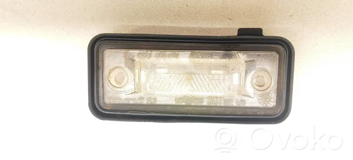 Volkswagen Touran I Lampa oświetlenia tylnej tablicy rejestracyjnej 1T0827634