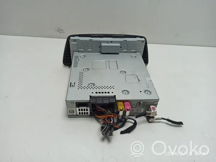 Audi Q3 8U Panel / Radioodtwarzacz CD/DVD/GPS 