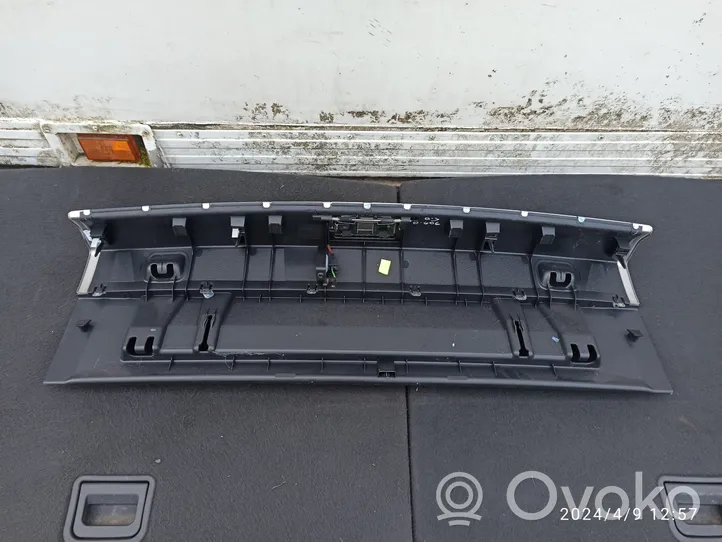 Audi Q3 8U Bagāžnieka sliekšņa dekoratīvā apdare 