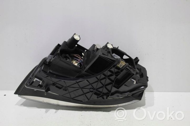 Audi A4 S4 B6 8E 8H Lampa przednia 