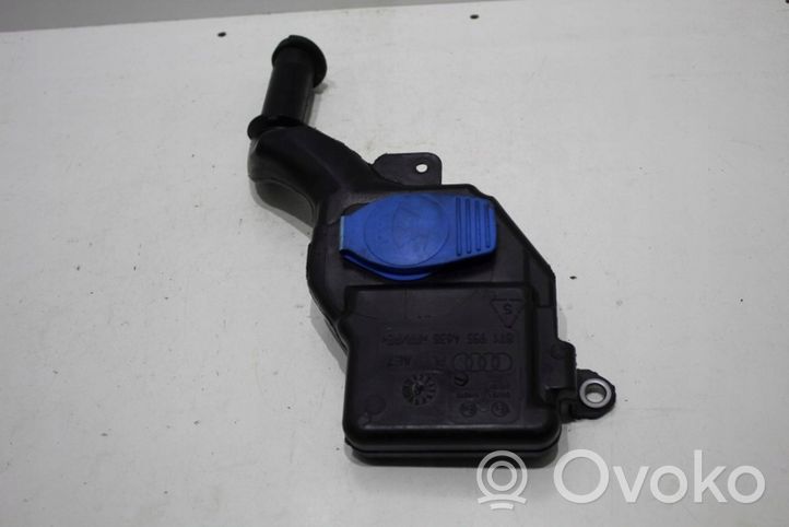 Audi A5 8T 8F Tuyau de remplissage réservoir de lave-glace 8T1955463B