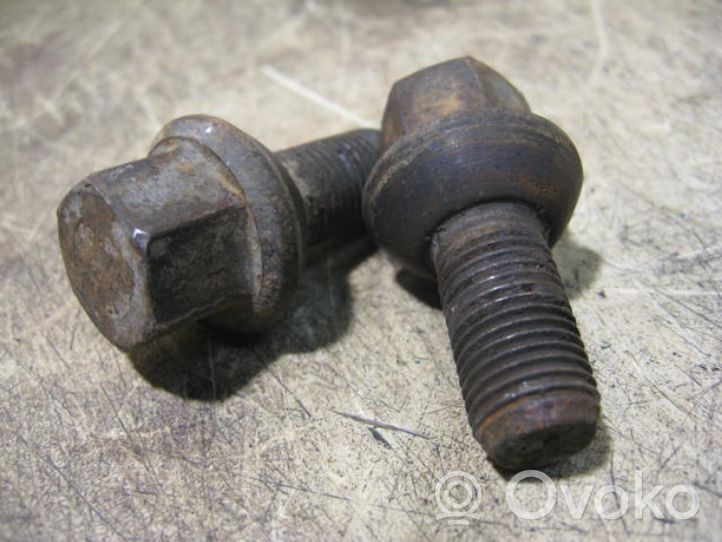 Mercedes-Benz Vito Viano W638 Nuts/bolts 