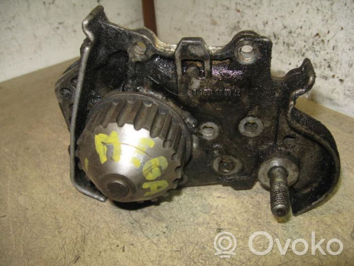 Renault Megane I Pompe de circulation d'eau 7700861686D