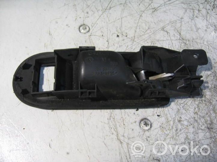 Volkswagen PASSAT B5 Maniglia interna per portiera anteriore B1837114