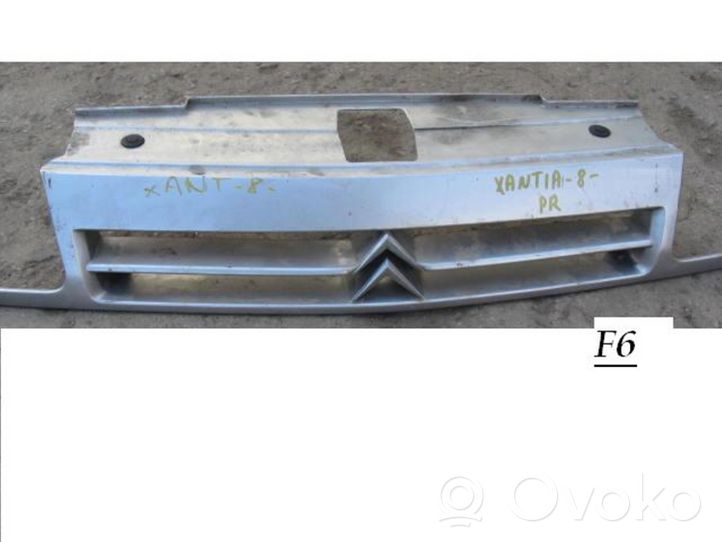 Citroen Xantia Grille calandre supérieure de pare-chocs avant 