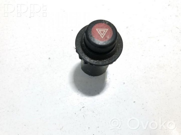 Opel Kadett E Przycisk świateł awaryjnych 90181853