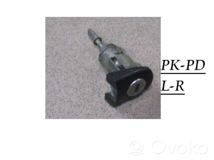 Volkswagen PASSAT B5 Front door lock (next to the handle) 3B0837167