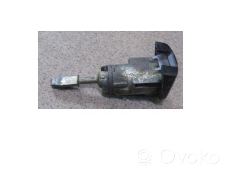 Volkswagen PASSAT B5 Front door lock (next to the handle) 3B0837167