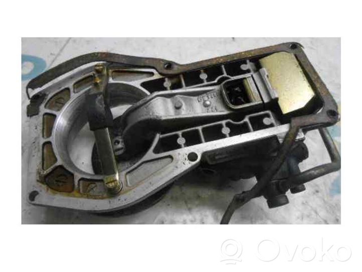 Audi 100 200 5000 C3 Distributeur de carburant 0438100151