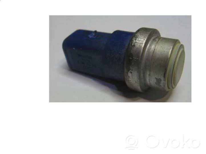 Audi A4 S4 B5 8D Sensore temperatura del liquido di raffreddamento 800959481B