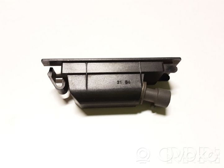 Opel Corsa C Lampa oświetlenia tylnej tablicy rejestracyjnej 0461200