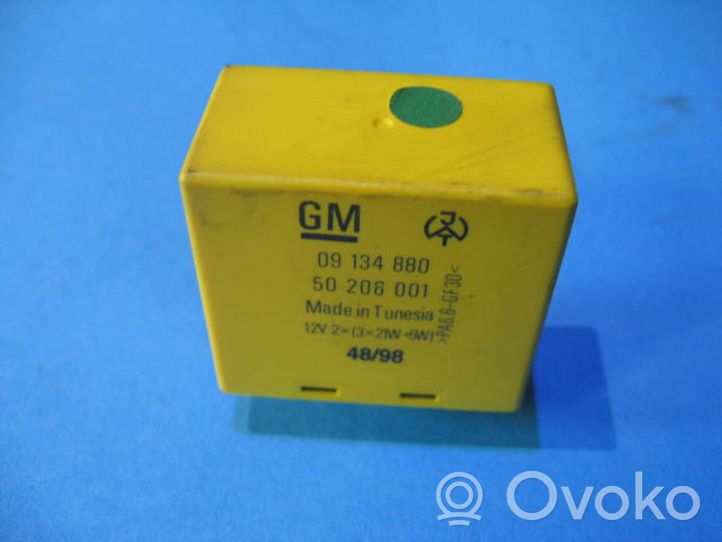 Opel Vectra B Hazard warning light relay 09134880