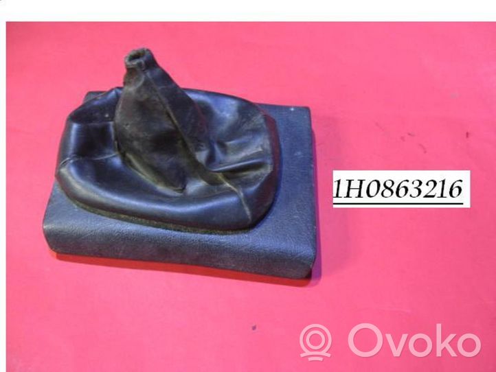 Volkswagen Golf III Revêtement pommeau de levier de vitesses cuir 1H0863216