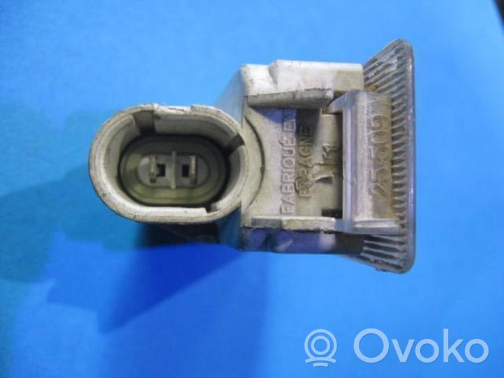 Renault 19 Lampa oświetlenia tylnej tablicy rejestracyjnej 7700796162