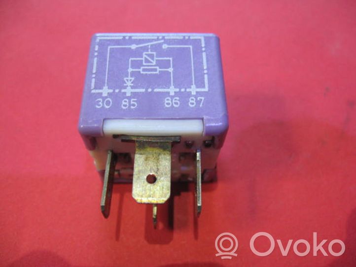 Skoda Superb B5 (3U) Horn buzzer relay 431951253G