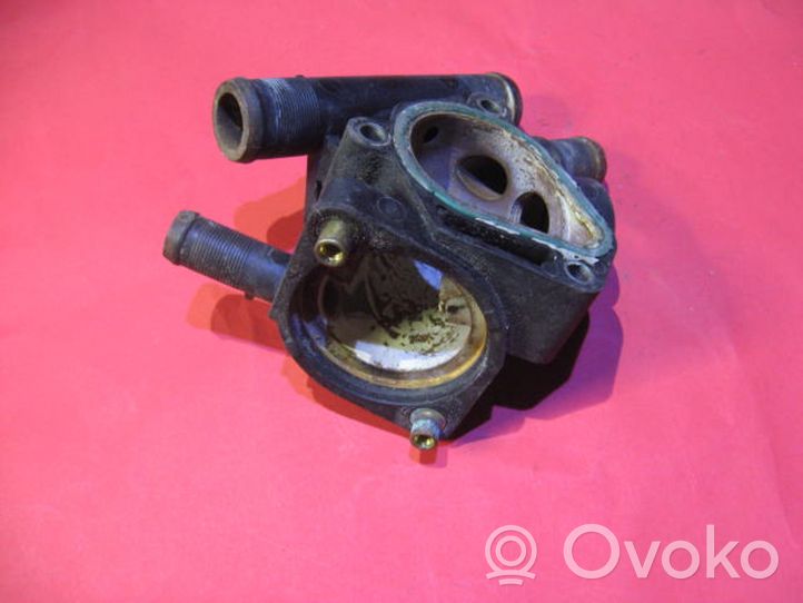 Renault Clio I Termostaatin kotelo 7700866730